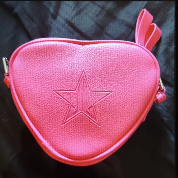 Brand New In Package JEFFREE STAR VALENTINES HEART SHAPE BAG - Picture 1 of 8